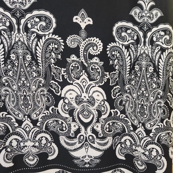 VENUS Bailey Blue Black and White Paisley Print Tube Dress - Picture 10 of 10